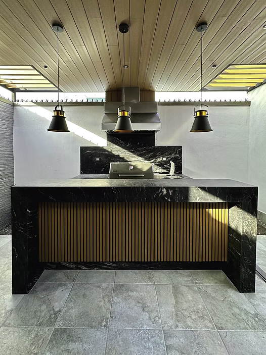Teka Lambrín para Exterior / 2 pzs. (290x20 cm) / 1.16 m2